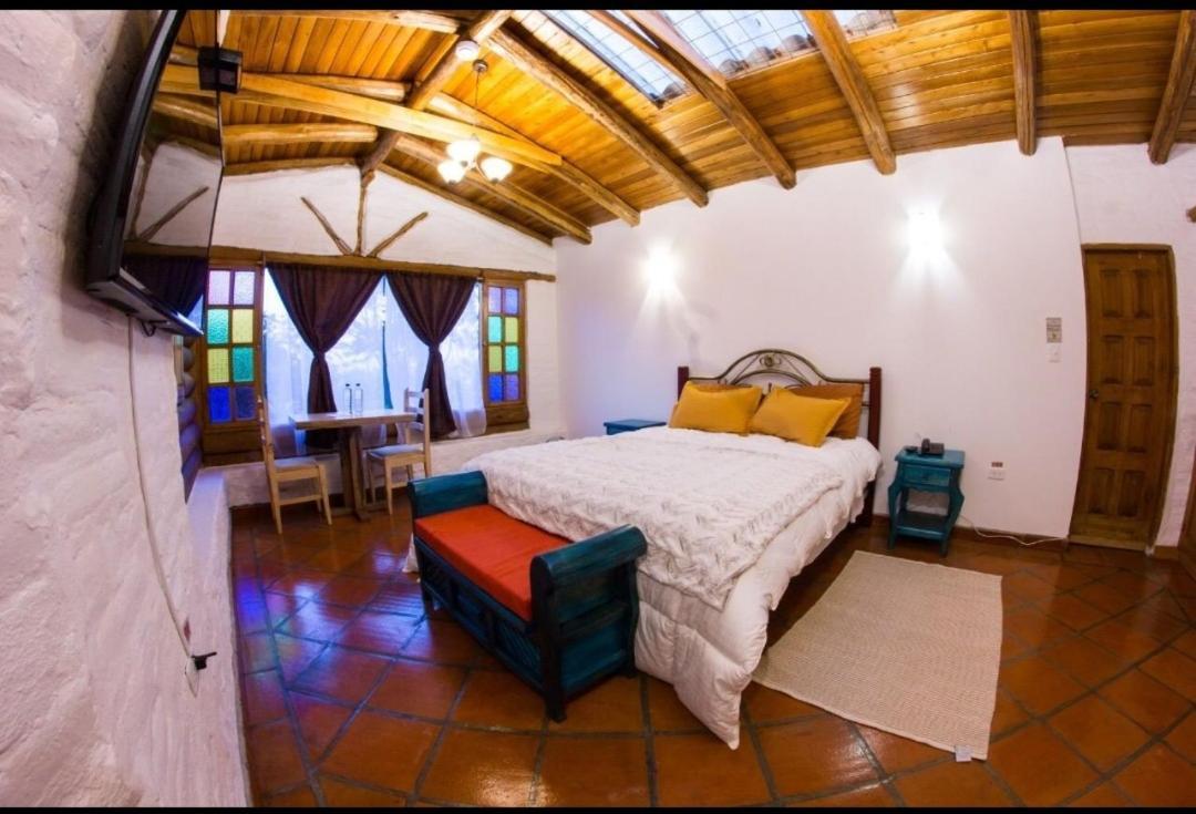 La Casa Del Colibri Ecuador Hotel Кито Екстериор снимка